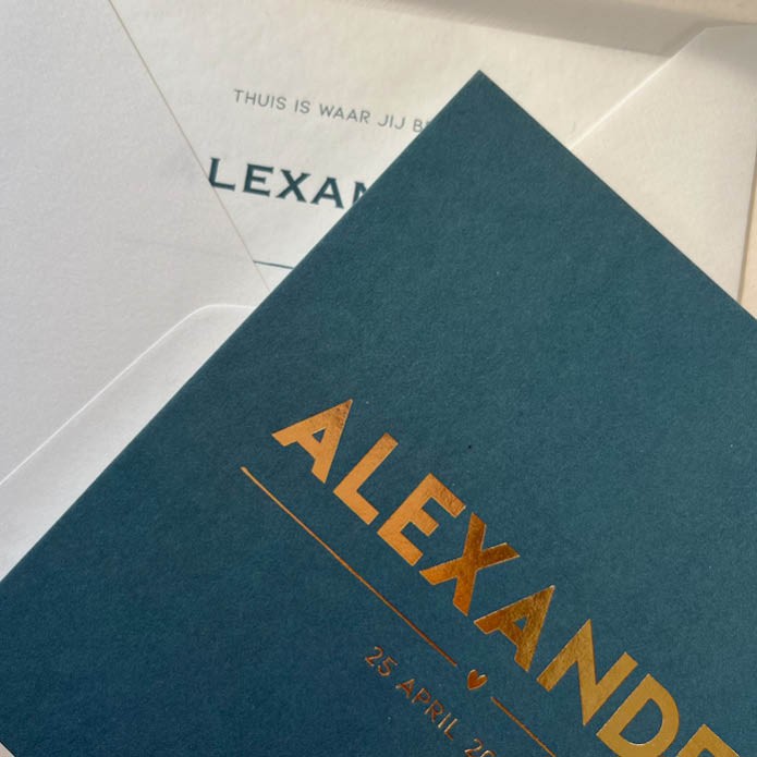 alexander-strak-minimalistisch-geboortekaartje-jeansblauw-foliedruk