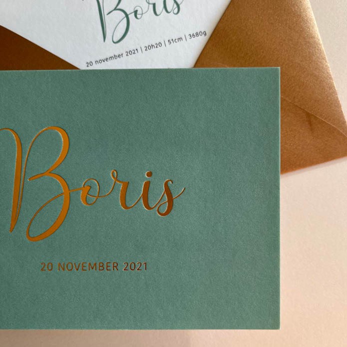 boris-geboortekaartje-groen-minimalistisch-sierlijk-lettertype-in-koperfolie