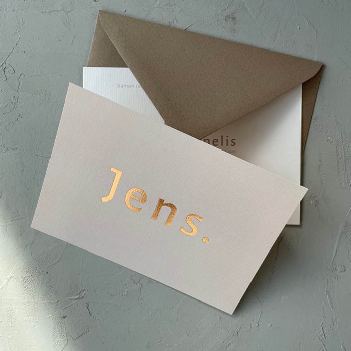 Jens-beigekleurig-geboortekaartje-met-foliedruk