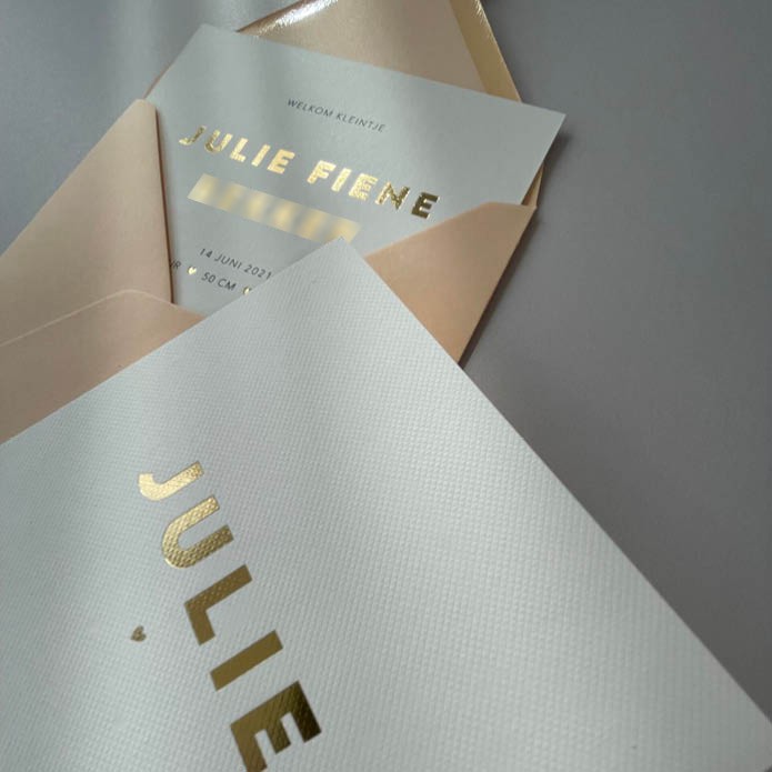 julie-foliedruk-geboortekaart-op-bijzonder-luxe-papier7