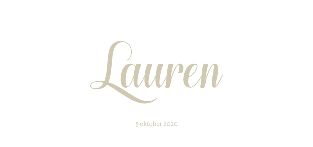 Luxe geboortekaart voor een meisje met wit gouden foliedruk