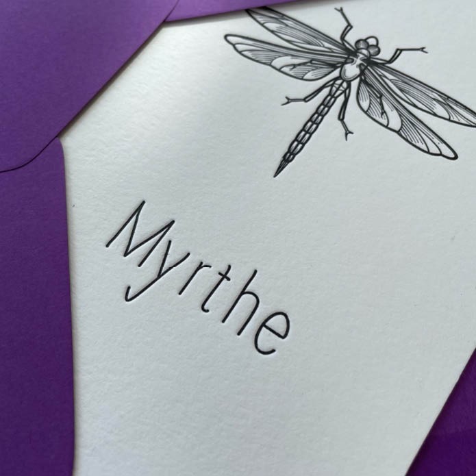 Myrthe-letterpress-geboortekaart-meisje-zwart-libelle